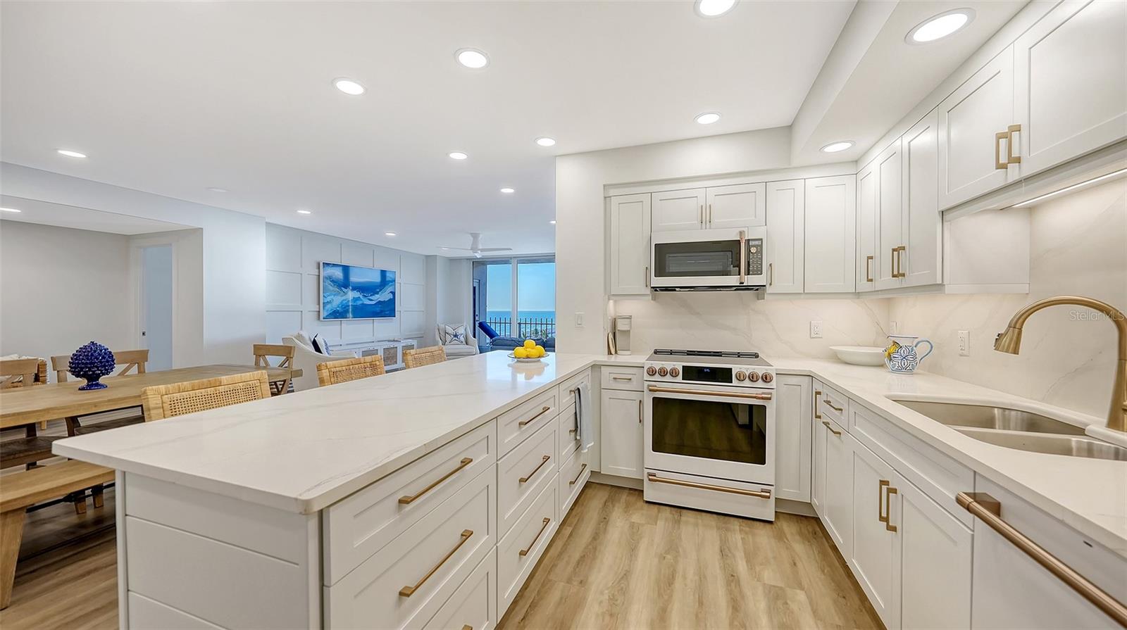 1212 BENJAMIN FRANKLIN DR #604 — photo 3
