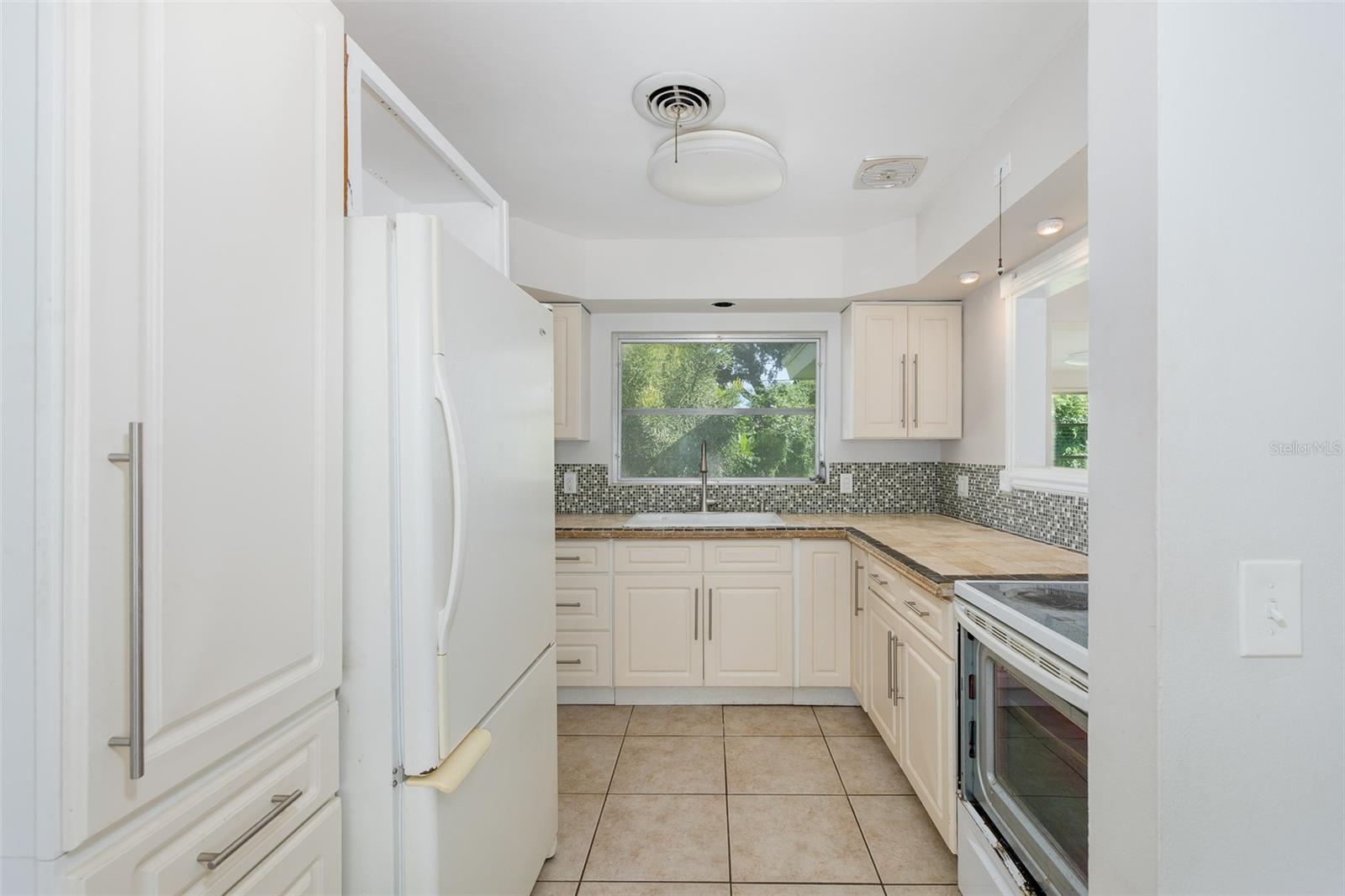 1606 FRUITWOOD DR — photo 42