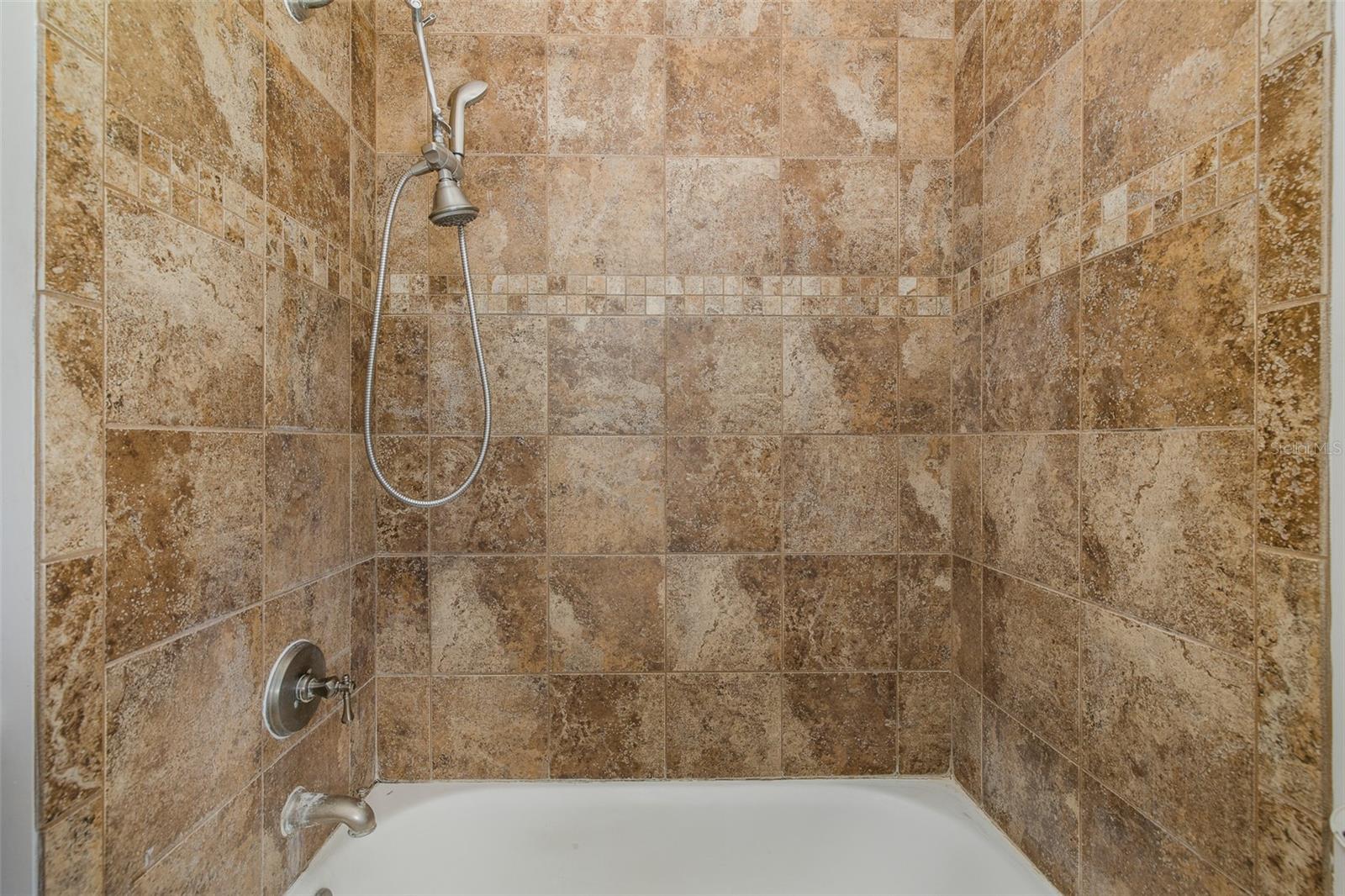 1606 FRUITWOOD DR — photo 33