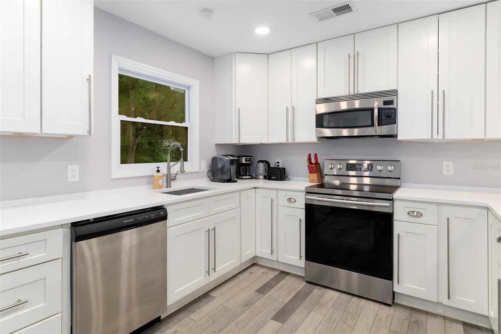 615 S SHADE AVE — photo 9