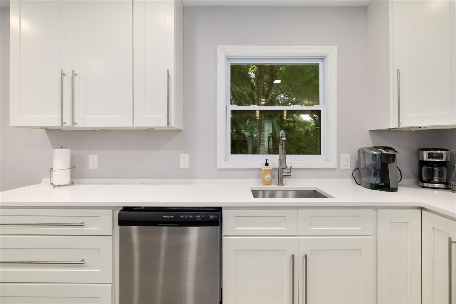 615 S SHADE AVE — photo 12