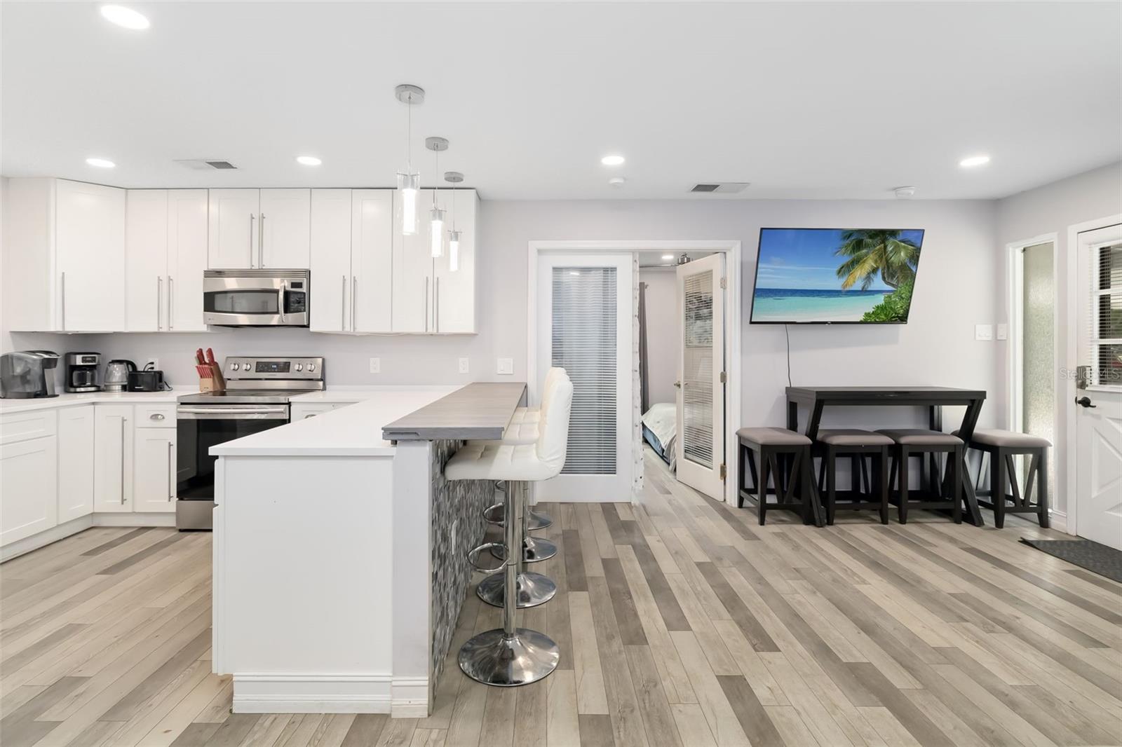 615 S SHADE AVE — photo 6