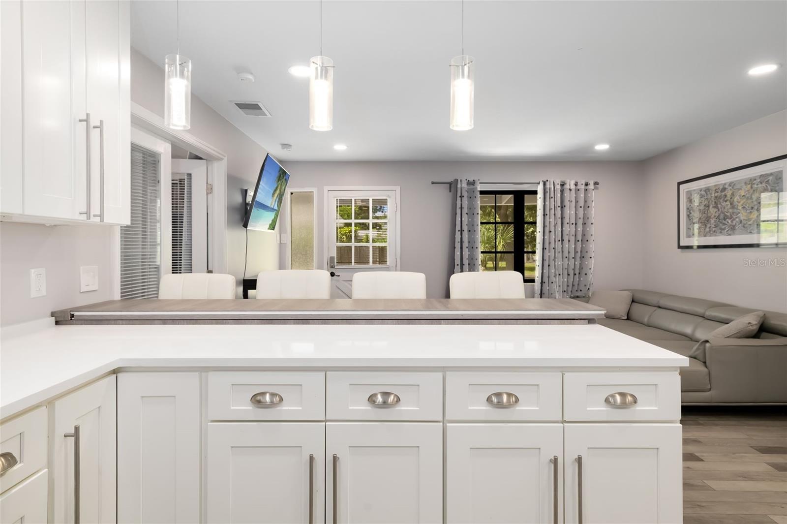 615 S SHADE AVE — photo 11