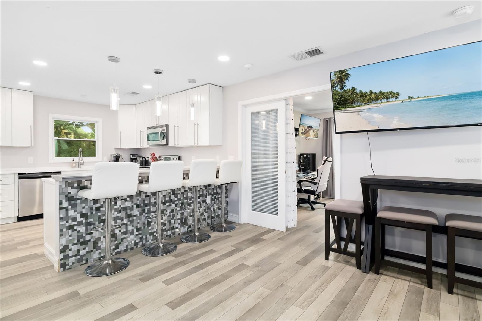 615 S SHADE AVE — photo 13