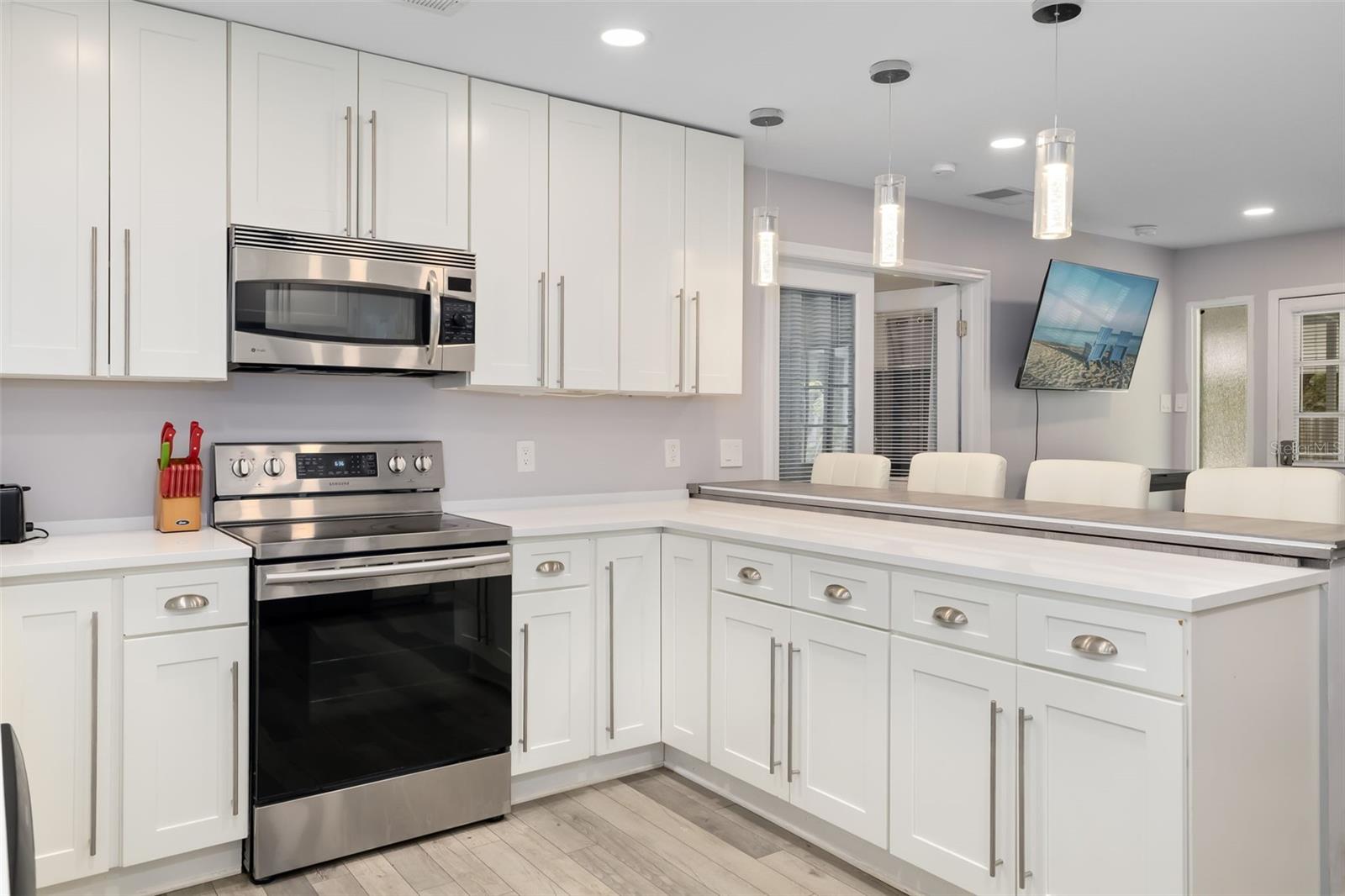 615 S SHADE AVE — photo 10