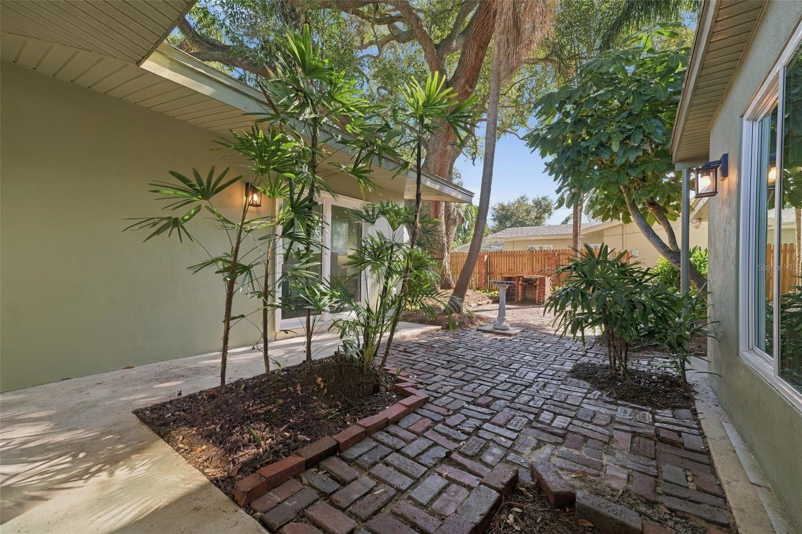 1856 FRANCIS DR — photo 26