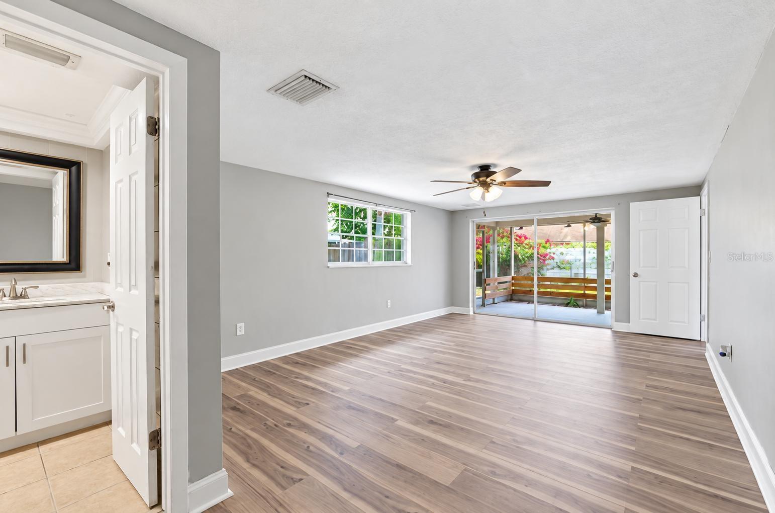 4018 CASHMERE DR — photo 10