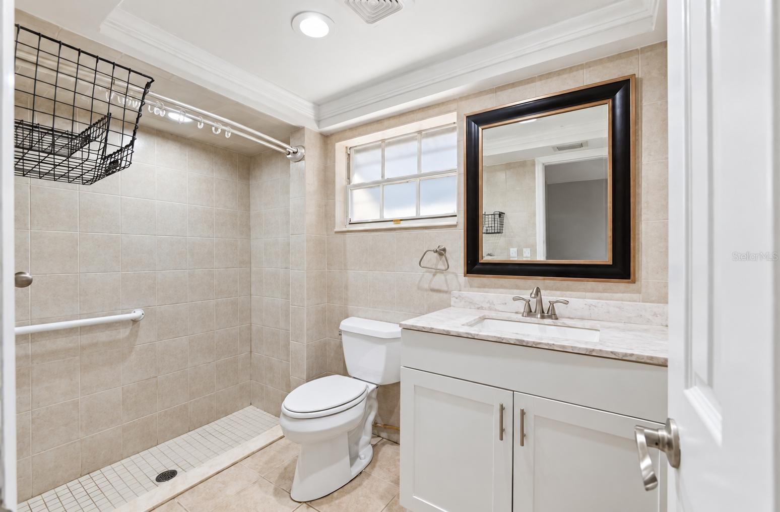 4018 CASHMERE DR — photo 18