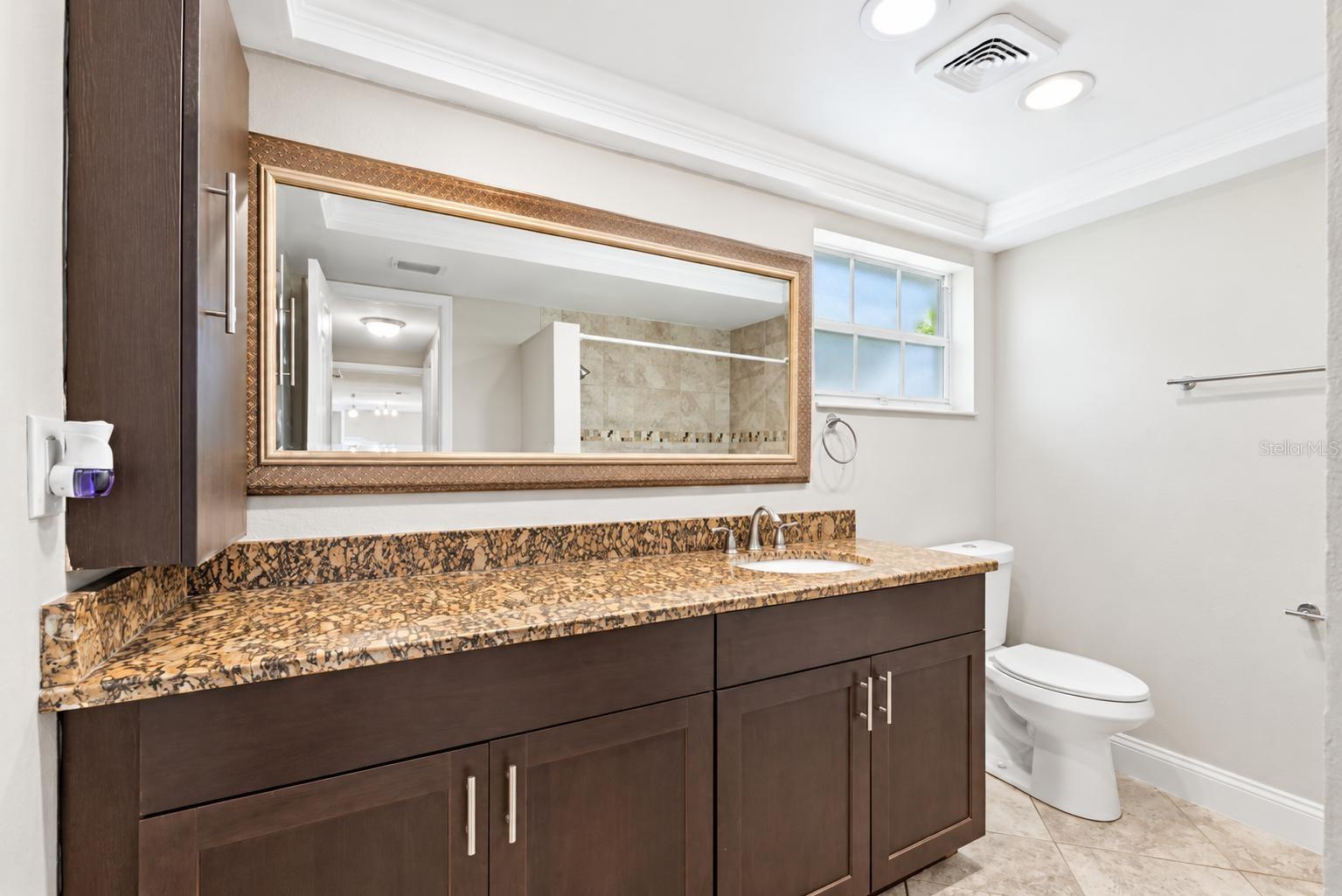 4018 CASHMERE DR — photo 16