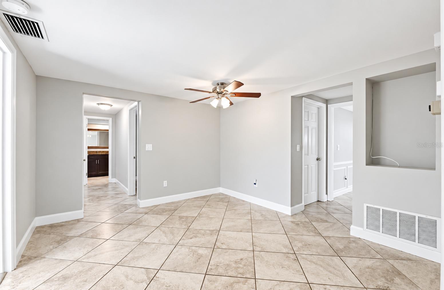 4018 CASHMERE DR — photo 15