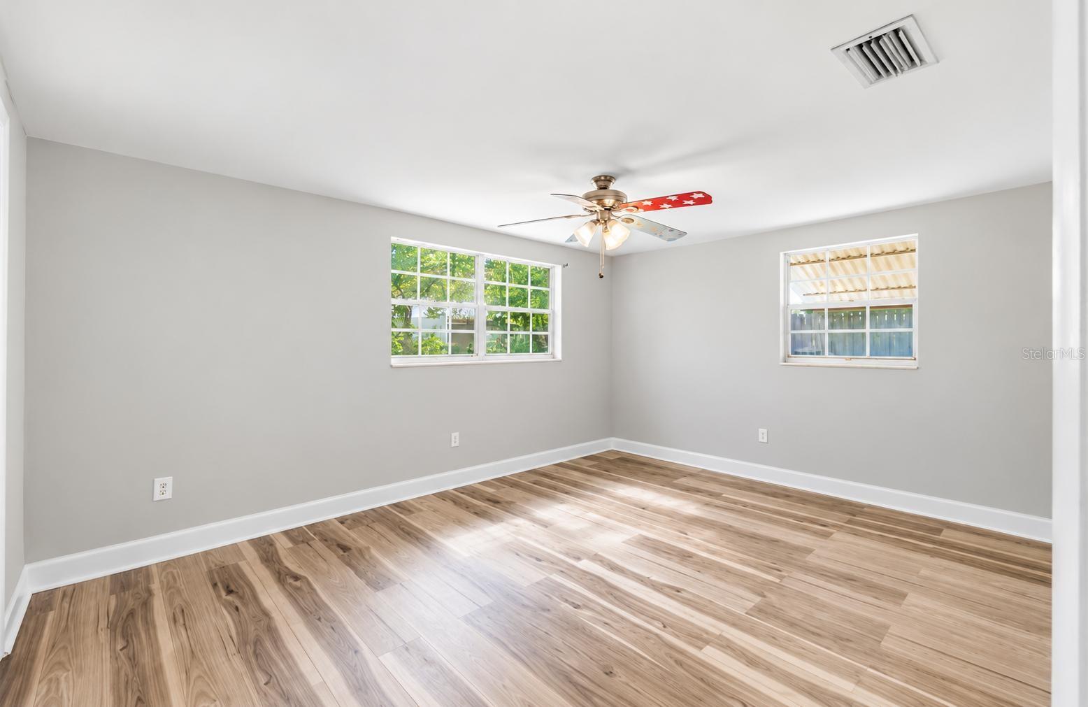 4018 CASHMERE DR — photo 11
