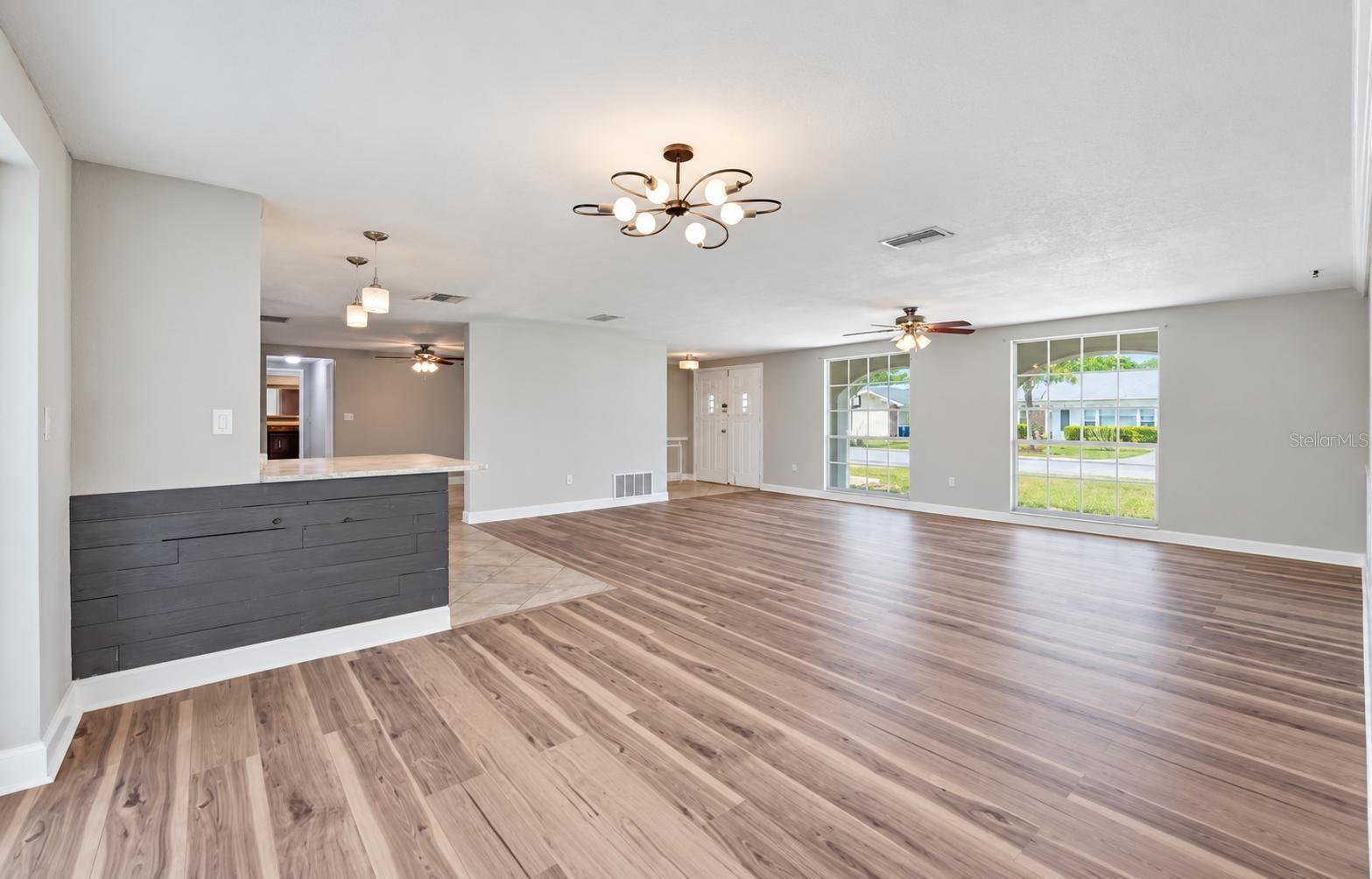 4018 CASHMERE DR — photo 8