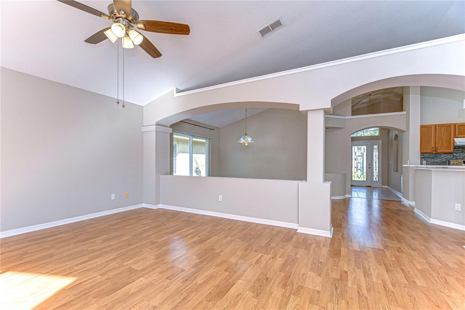 2529 CLARESIDE DR — photo 14