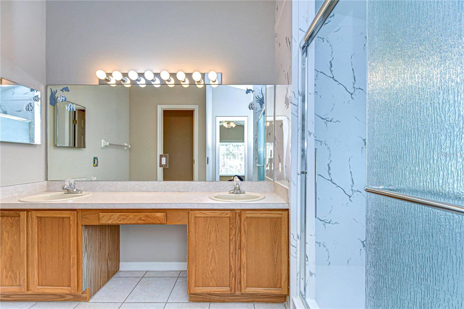 2529 CLARESIDE DR — photo 18