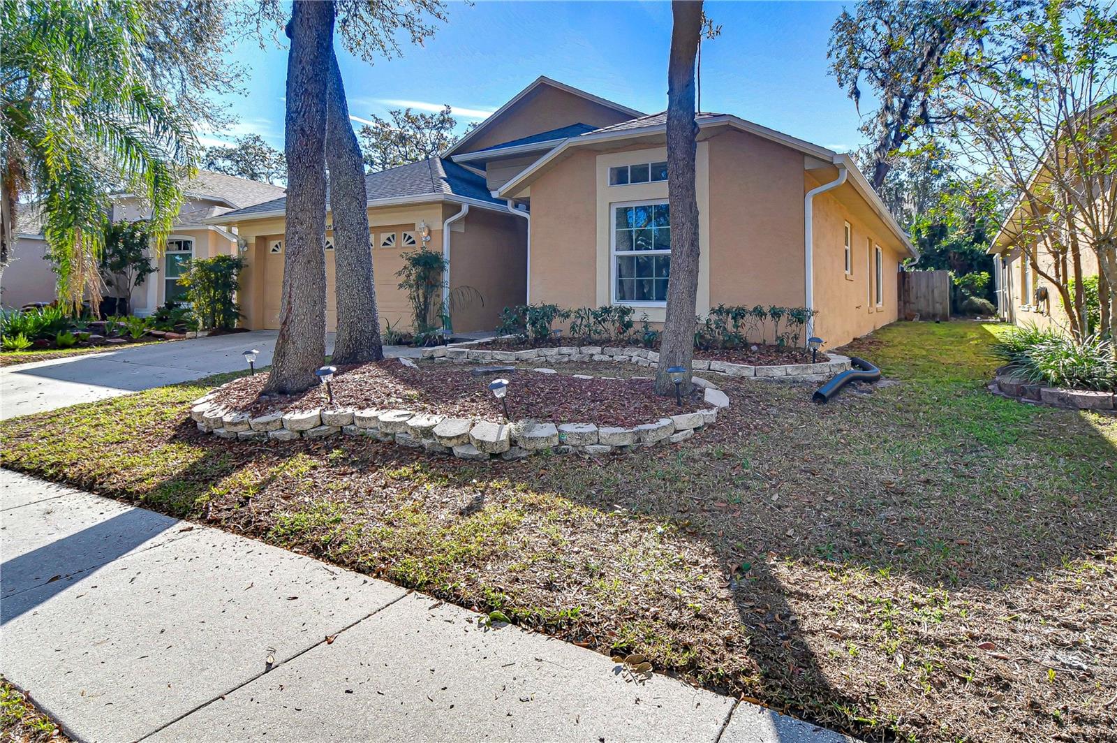 2529 CLARESIDE DR — photo 28