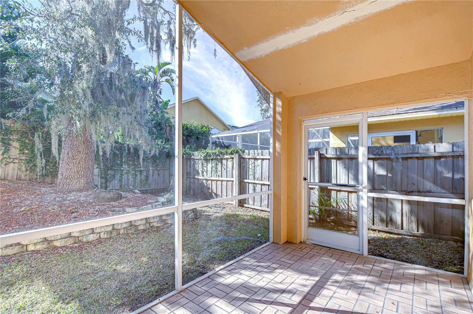 2529 CLARESIDE DR — photo 24