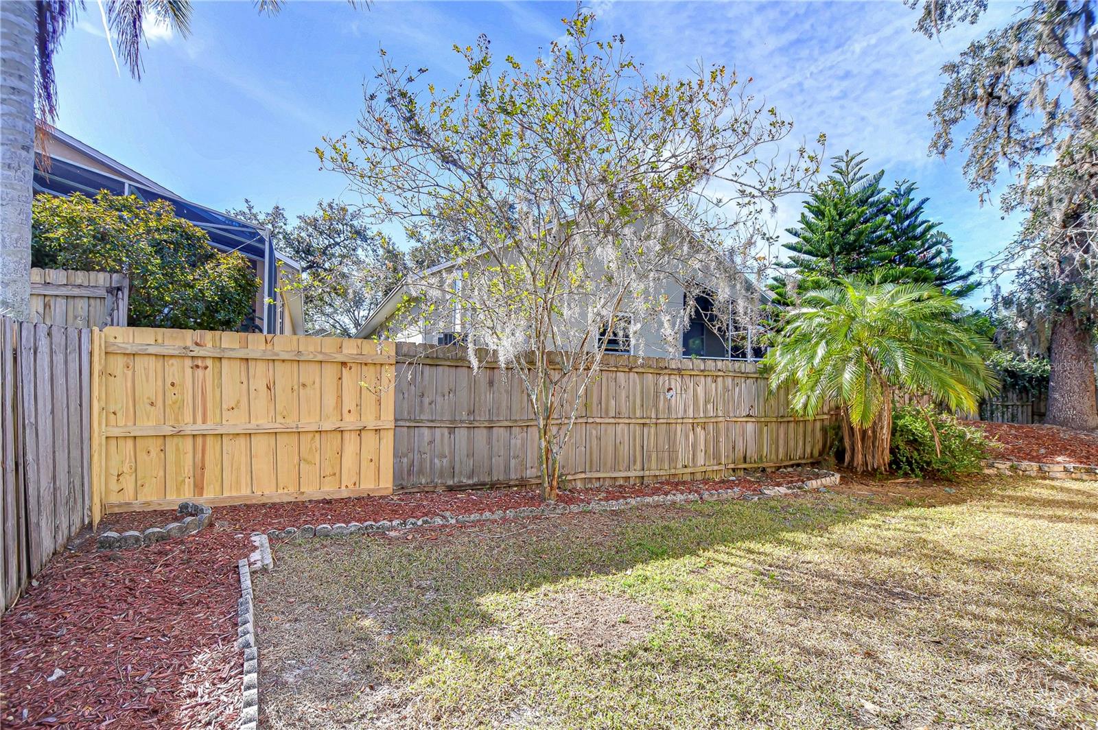 2529 CLARESIDE DR — photo 26