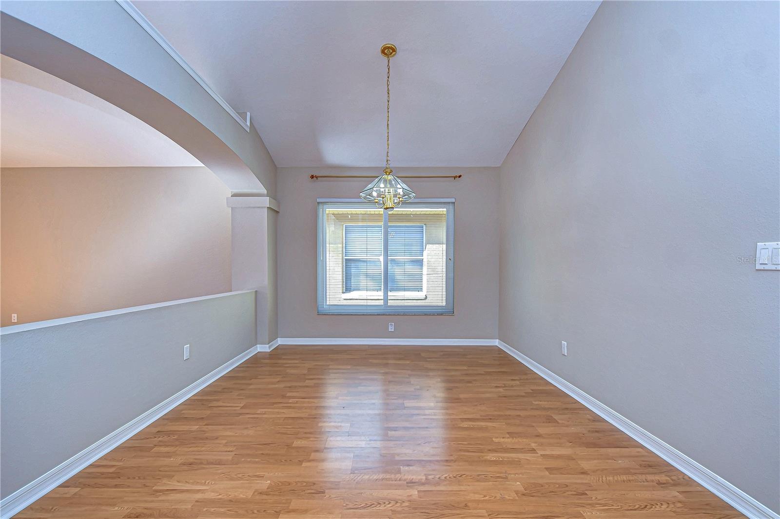 2529 CLARESIDE DR — photo 11