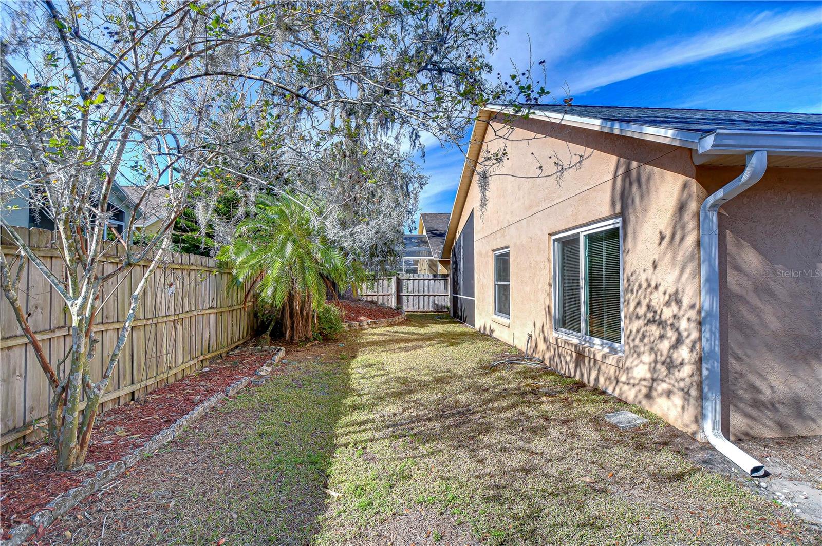 2529 CLARESIDE DR — photo 25