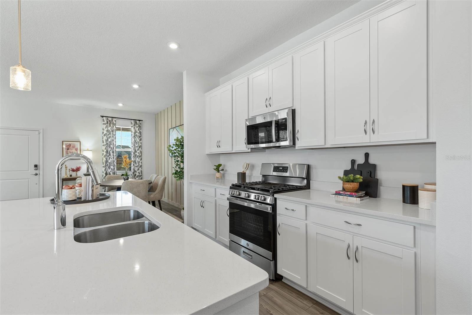 122 ANCHOR LINE DR — photo 2