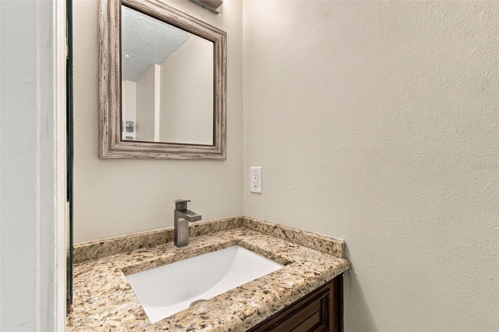 5822 BITTER ORANGE AVE — photo 25
