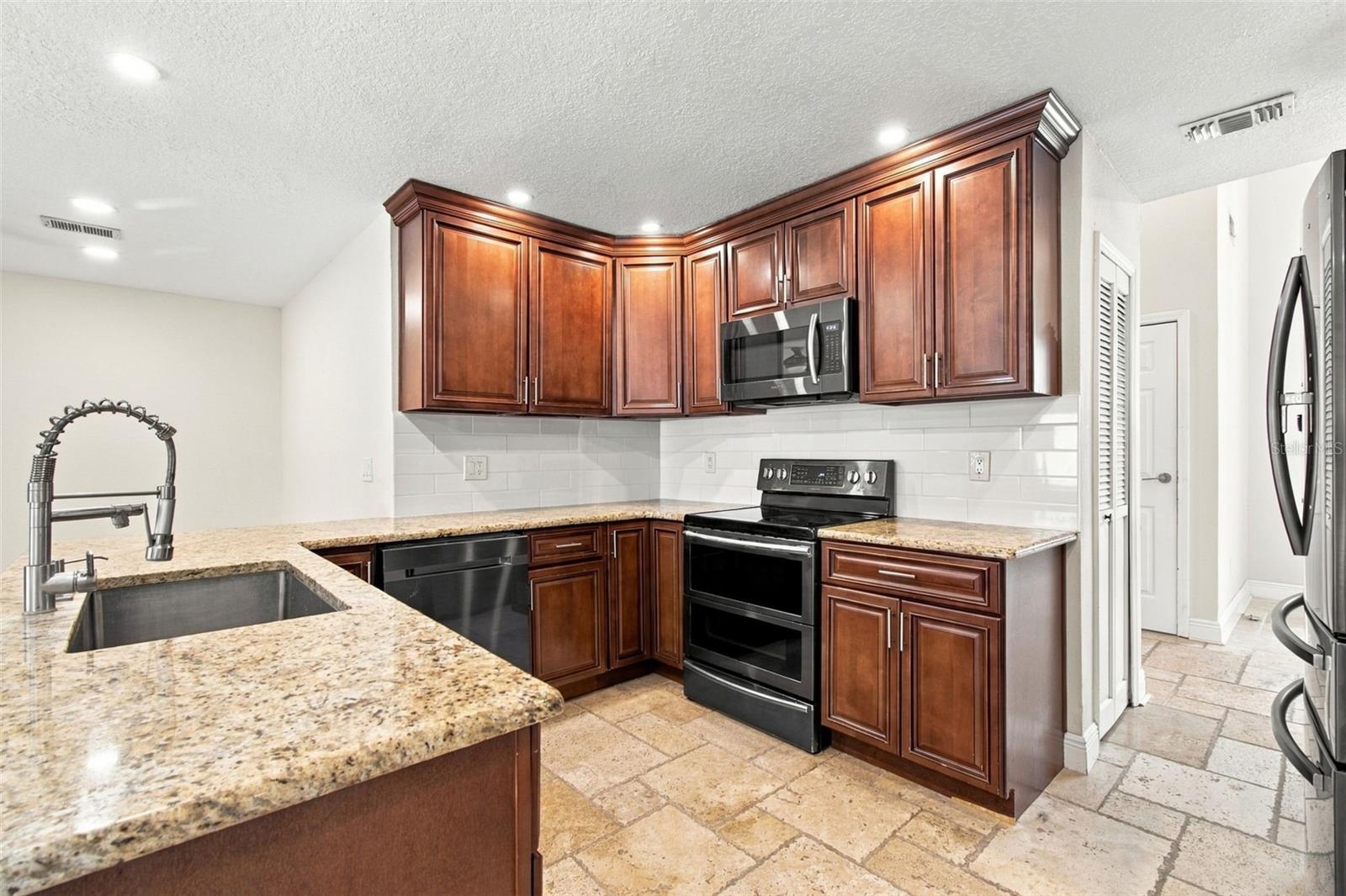 5822 BITTER ORANGE AVE — photo 22