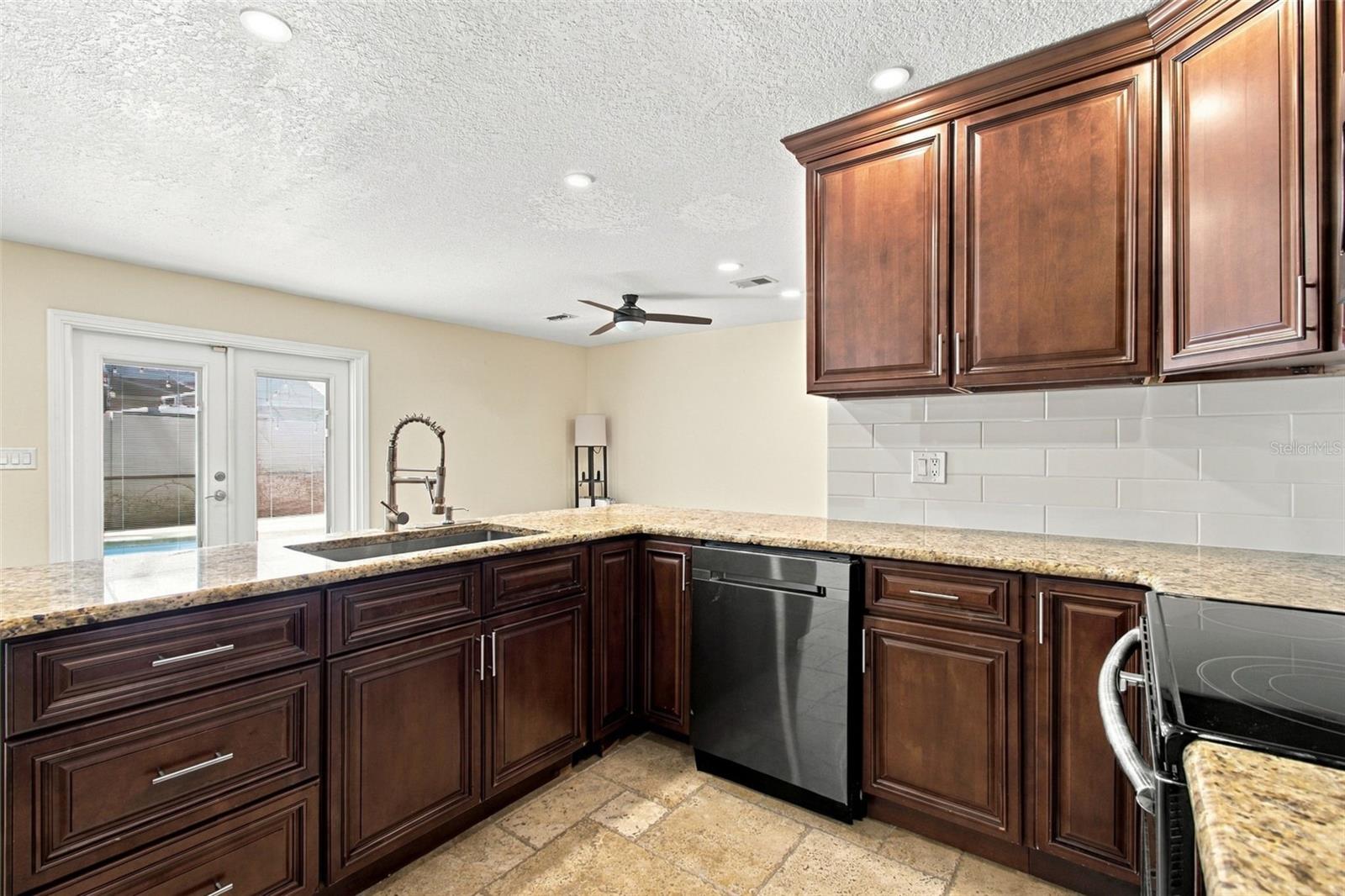 5822 BITTER ORANGE AVE — photo 23