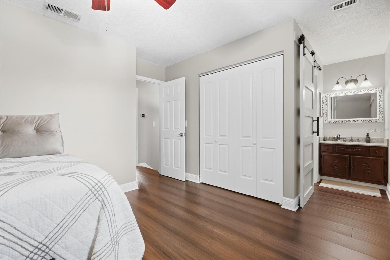 13956 LAKE POINT DR — photo 34