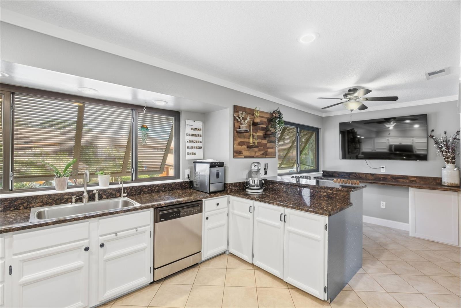 13956 LAKE POINT DR — photo 24