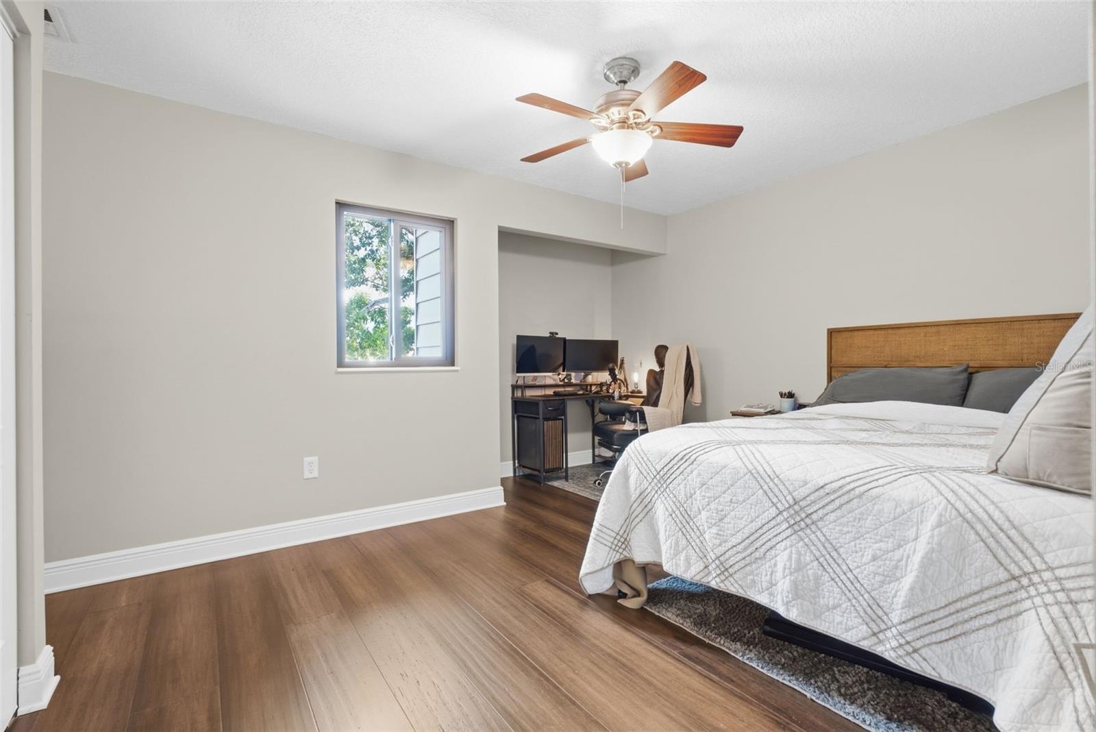 13956 LAKE POINT DR — photo 32