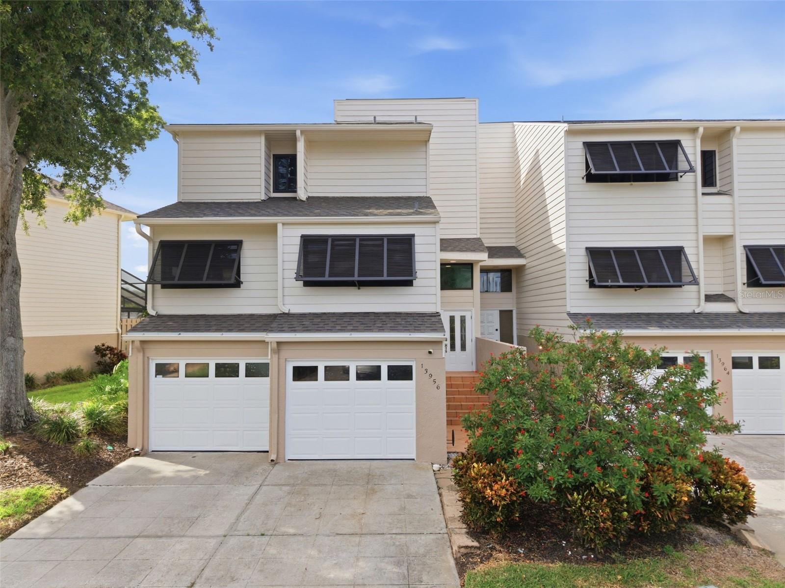 13956 LAKE POINT DR — photo 3