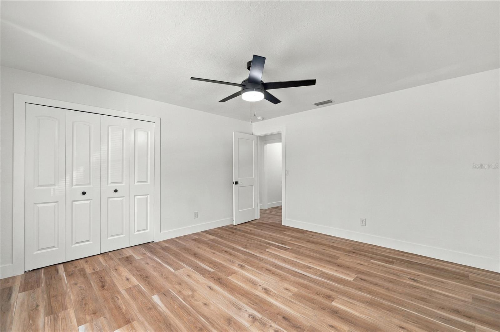 5413 BERNADETTE DR — photo 28