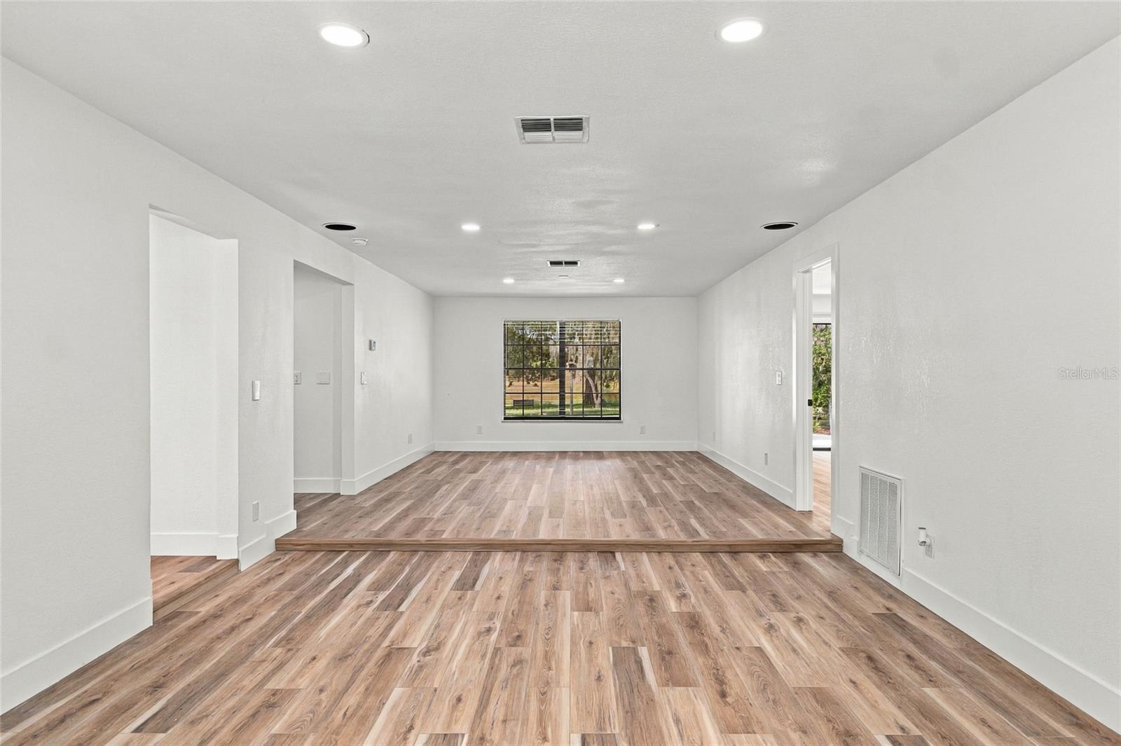5413 BERNADETTE DR — photo 18