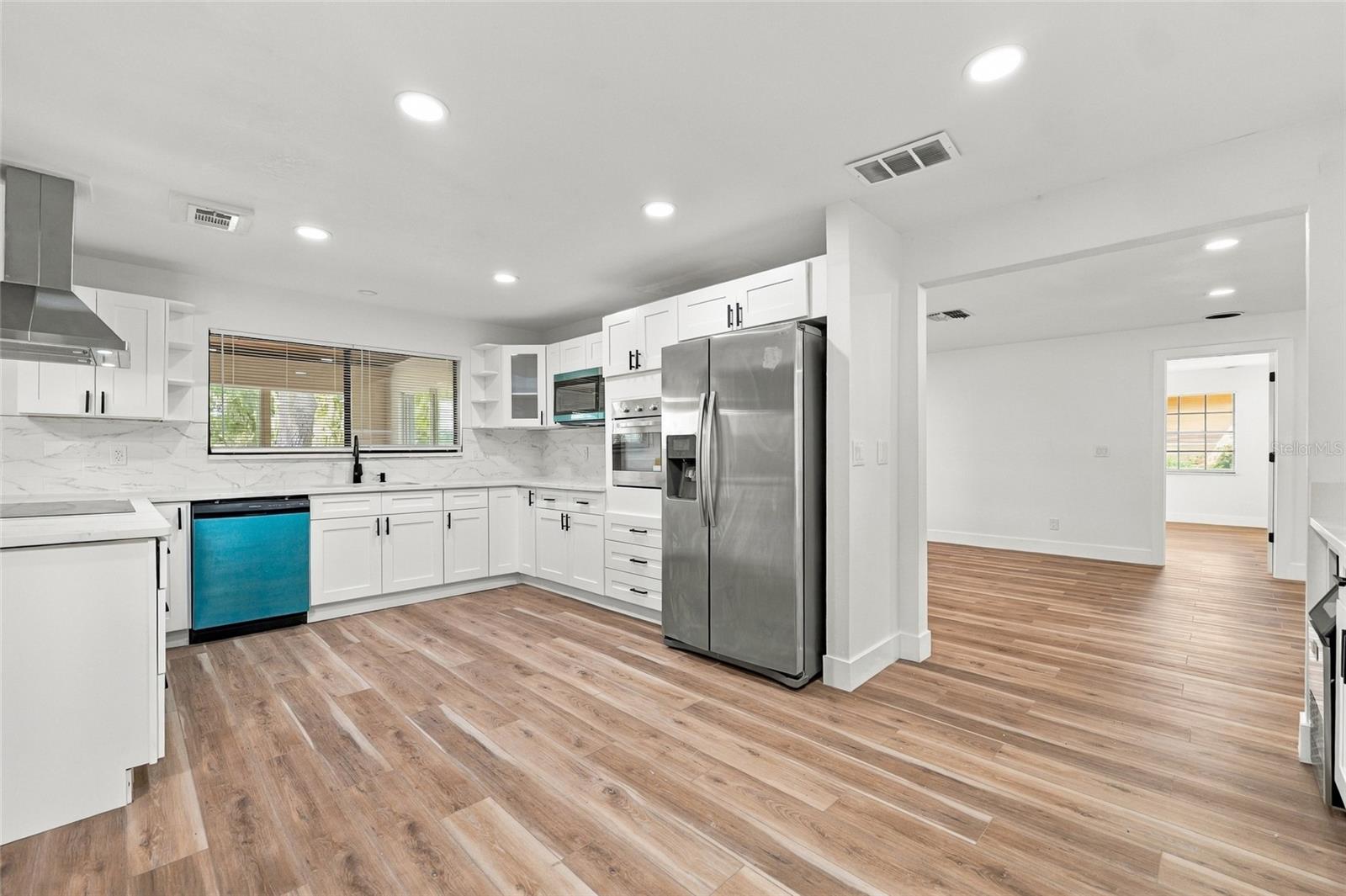 5413 BERNADETTE DR — photo 13