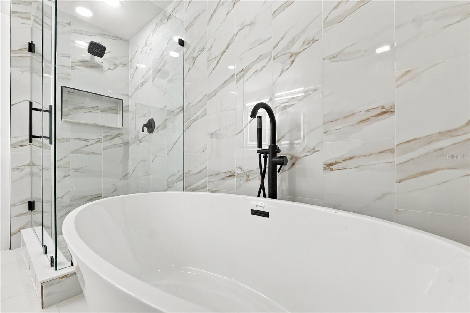 5413 BERNADETTE DR — photo 23