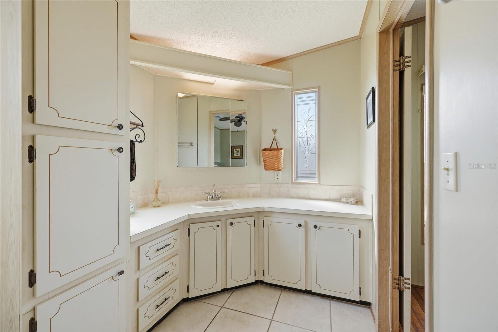 609 IGLESIA DR — photo 12