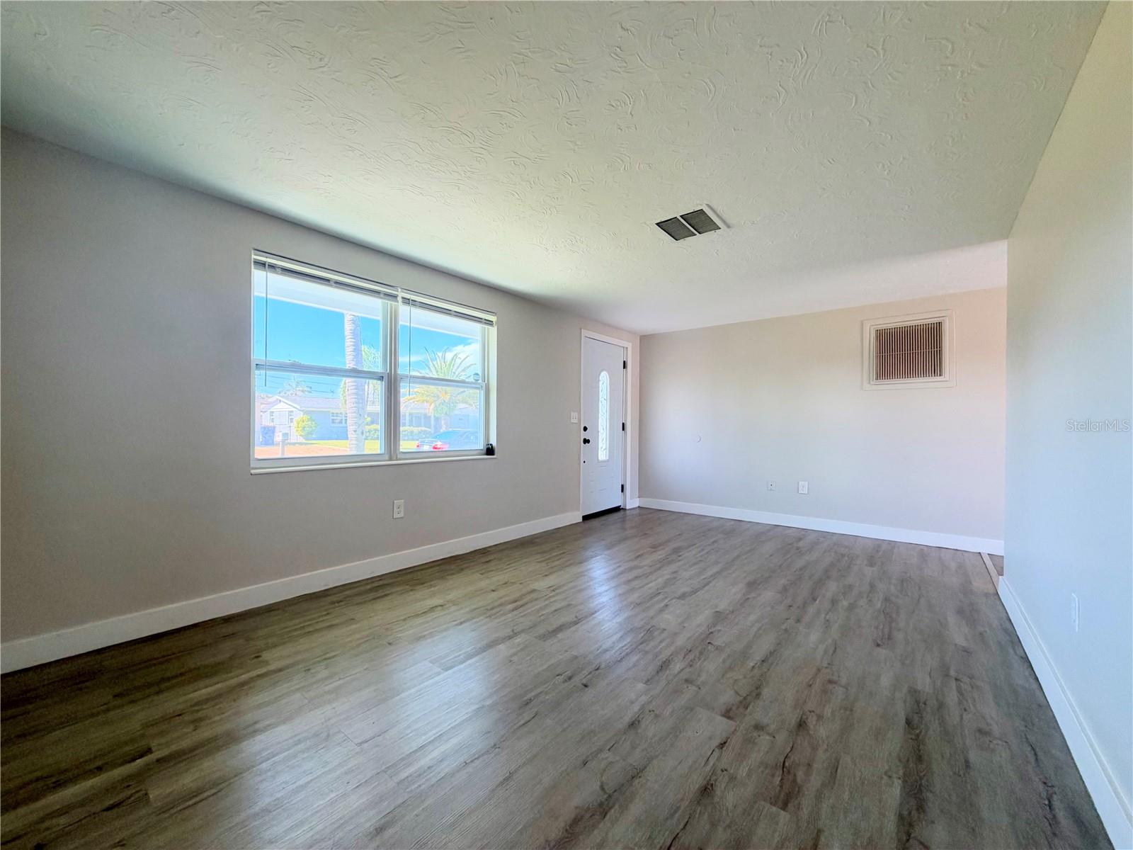 3811 BEECHWOOD DR — photo 6