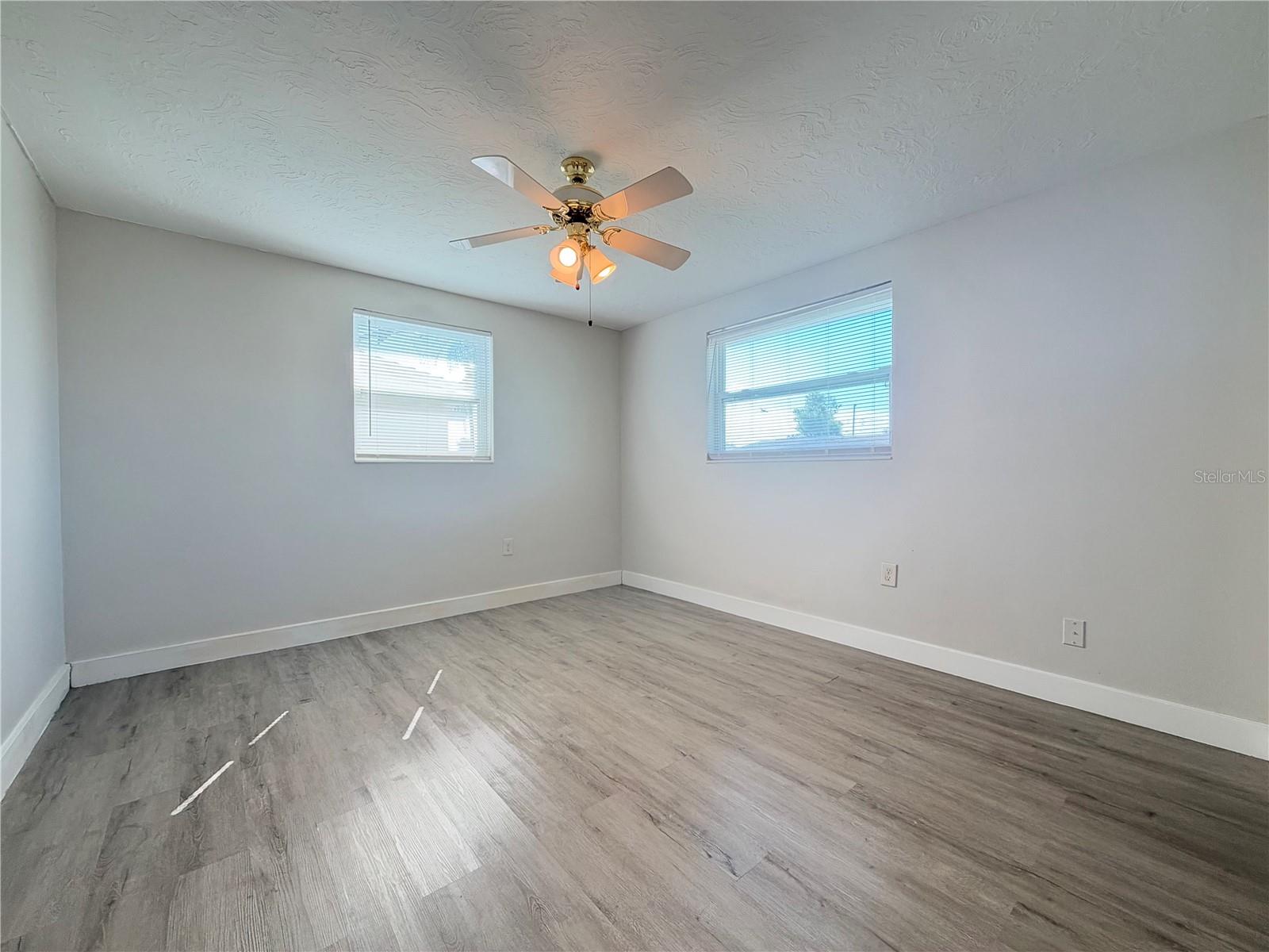 3811 BEECHWOOD DR — photo 8