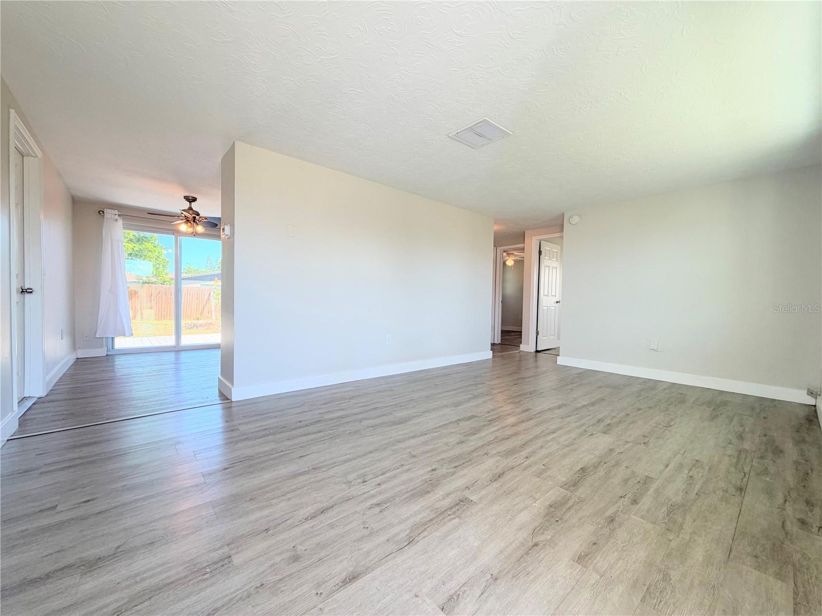 3811 BEECHWOOD DR — photo 4