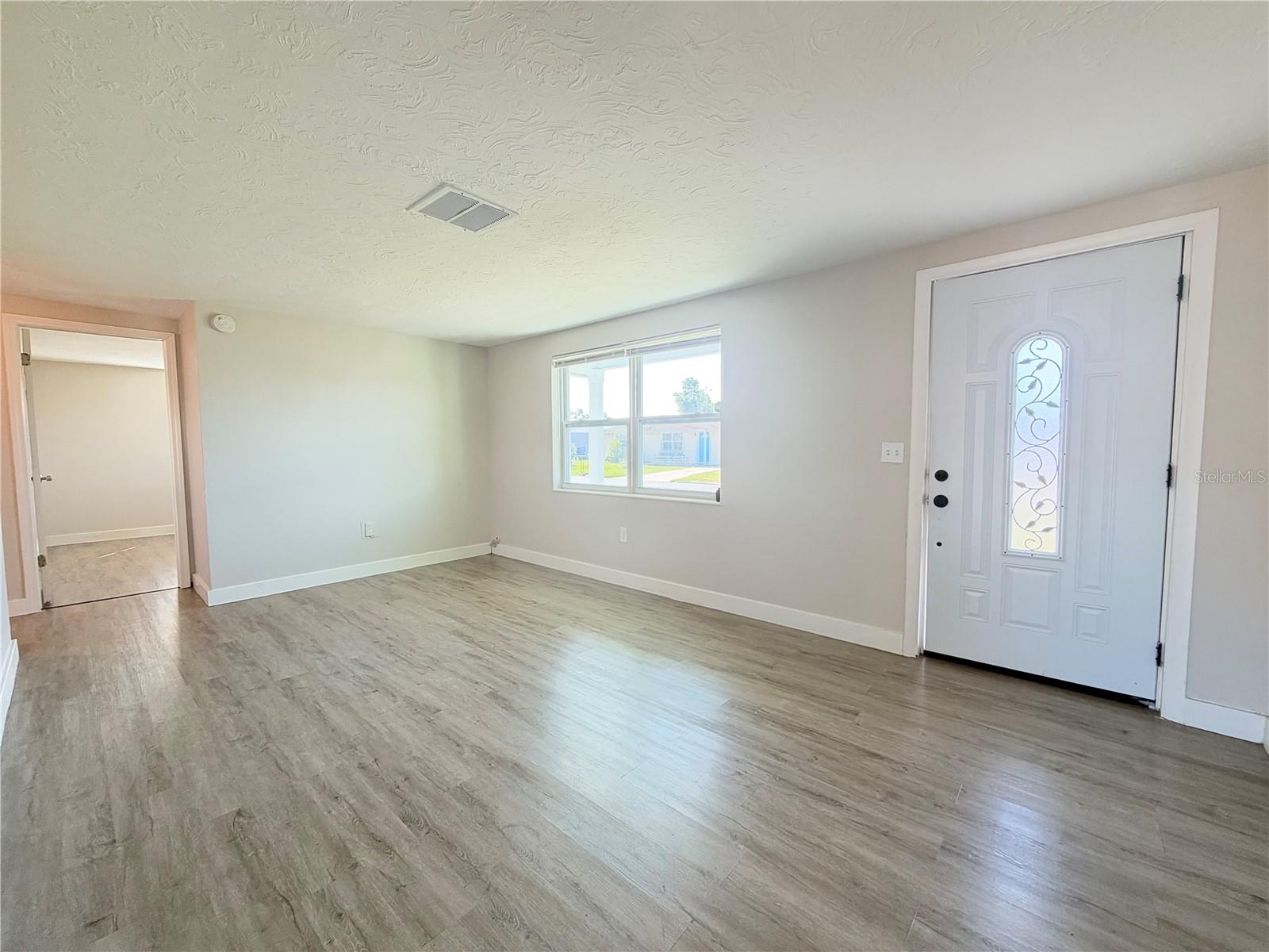 3811 BEECHWOOD DR — photo 3