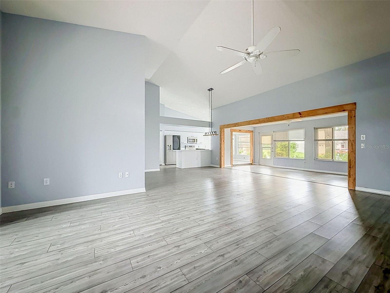 18709 SUMMERSONG DR — photo 7