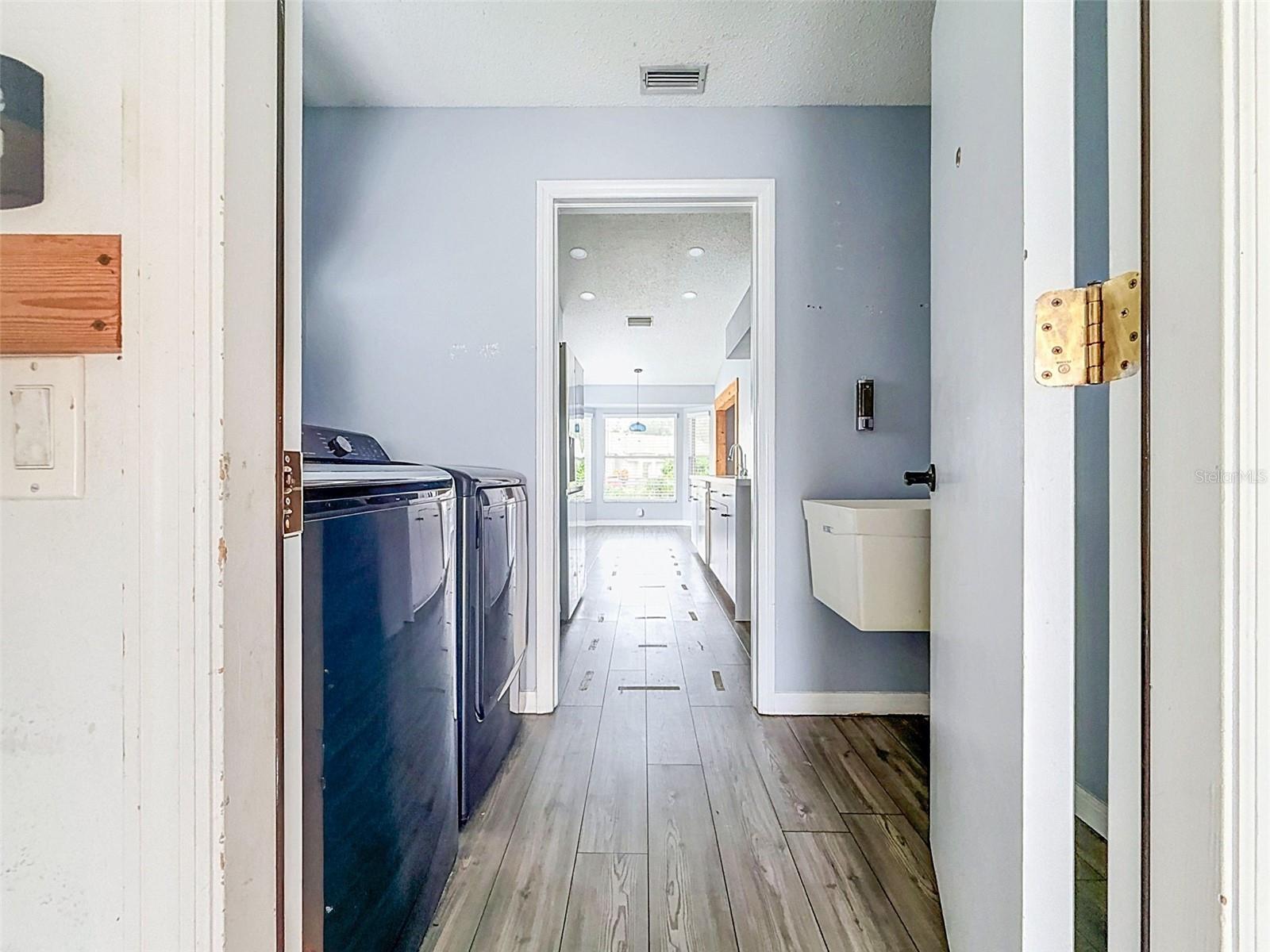 18709 SUMMERSONG DR — photo 36