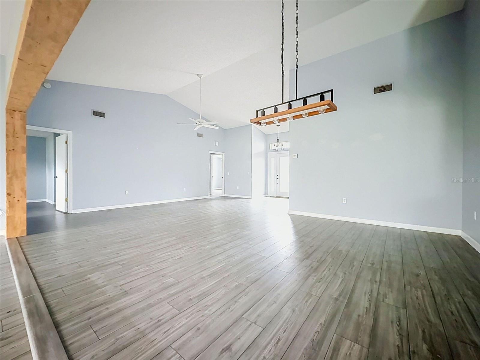 18709 SUMMERSONG DR — photo 9