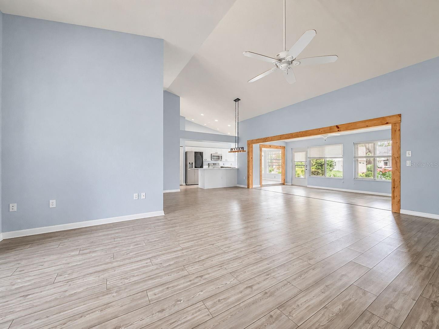 18709 SUMMERSONG DR — photo 44