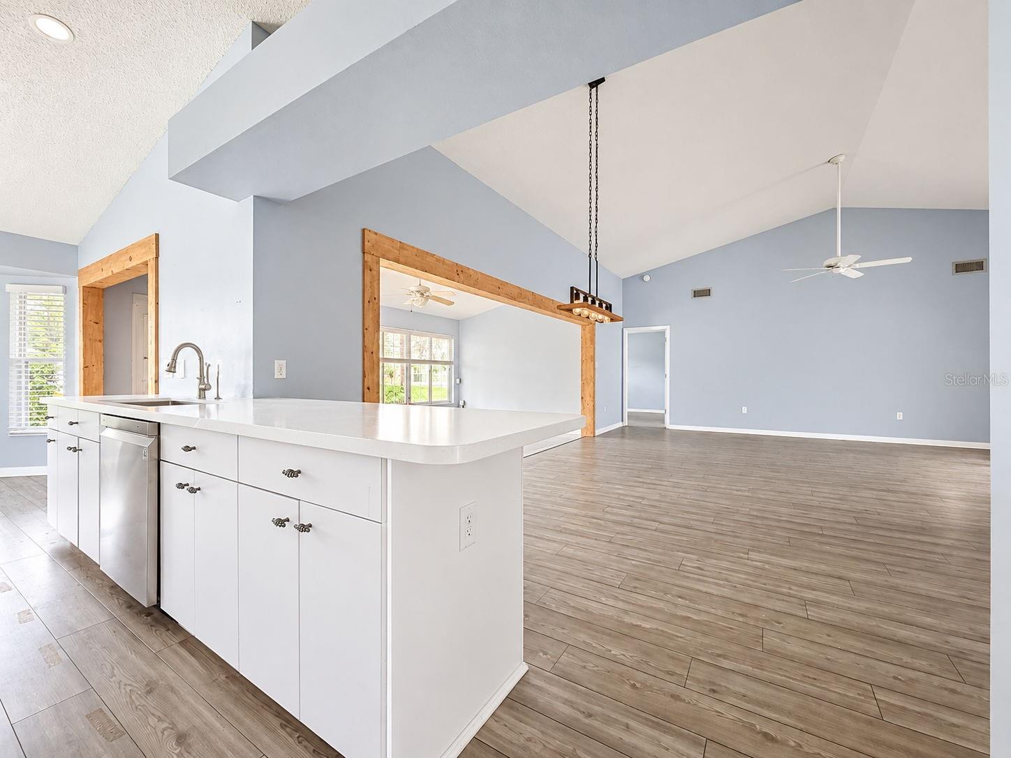 18709 SUMMERSONG DR — photo 11