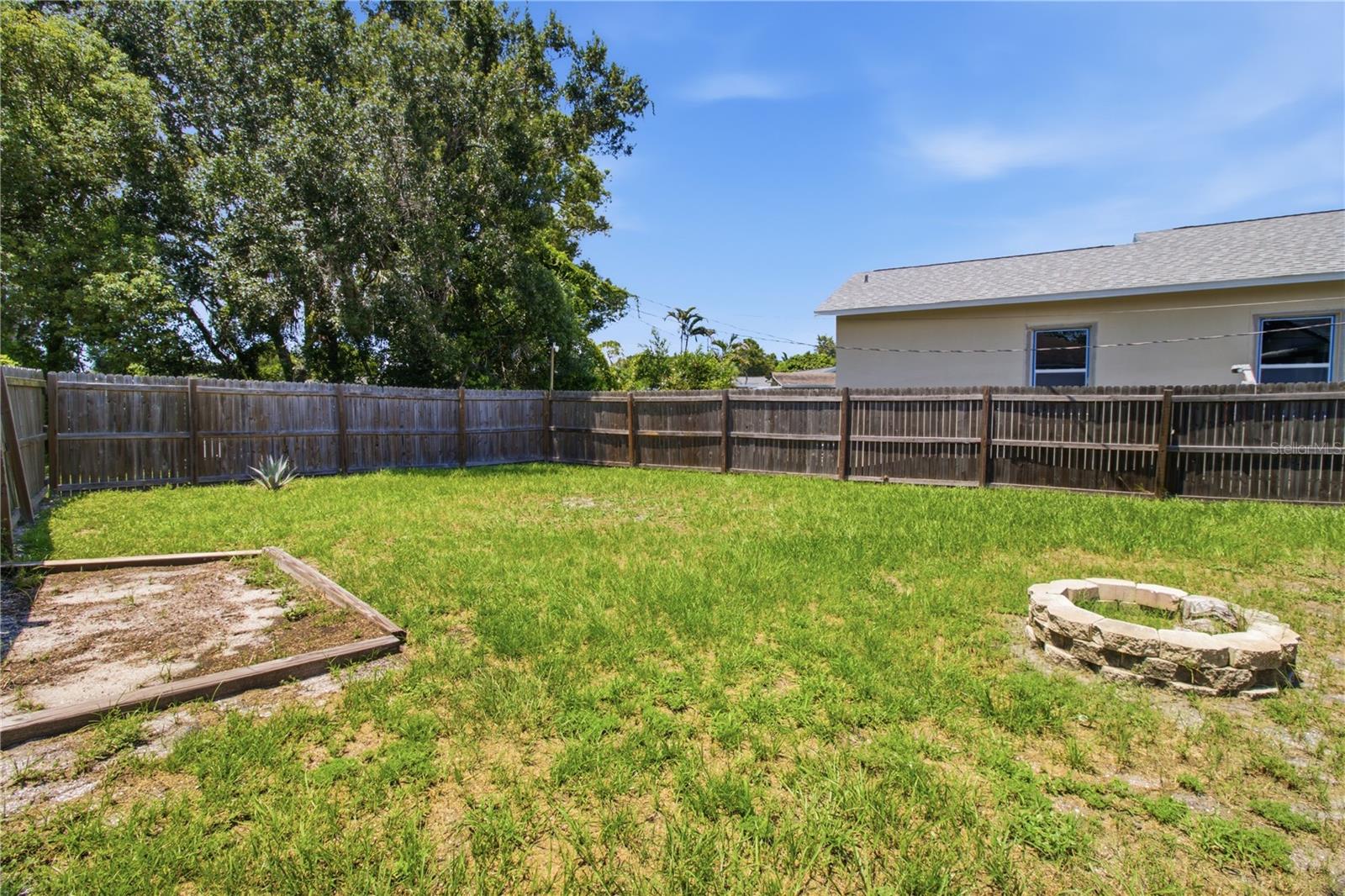 5552 CRISSMAN DR N — photo 26