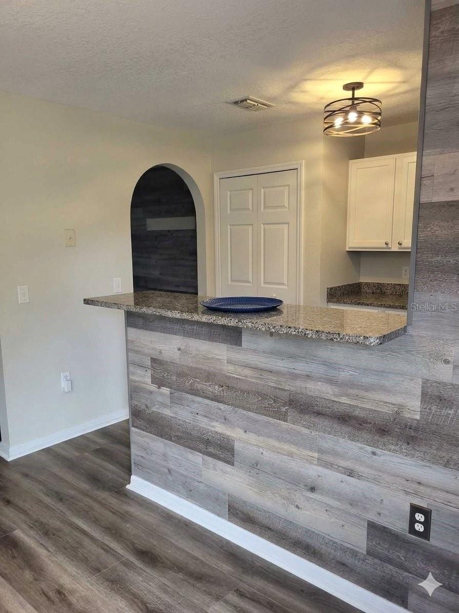 9863 ASHBURN LAKE DR — photo 4