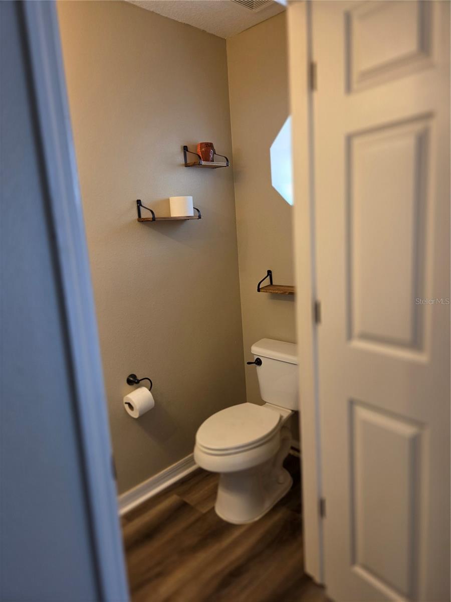 9863 ASHBURN LAKE DR — photo 8