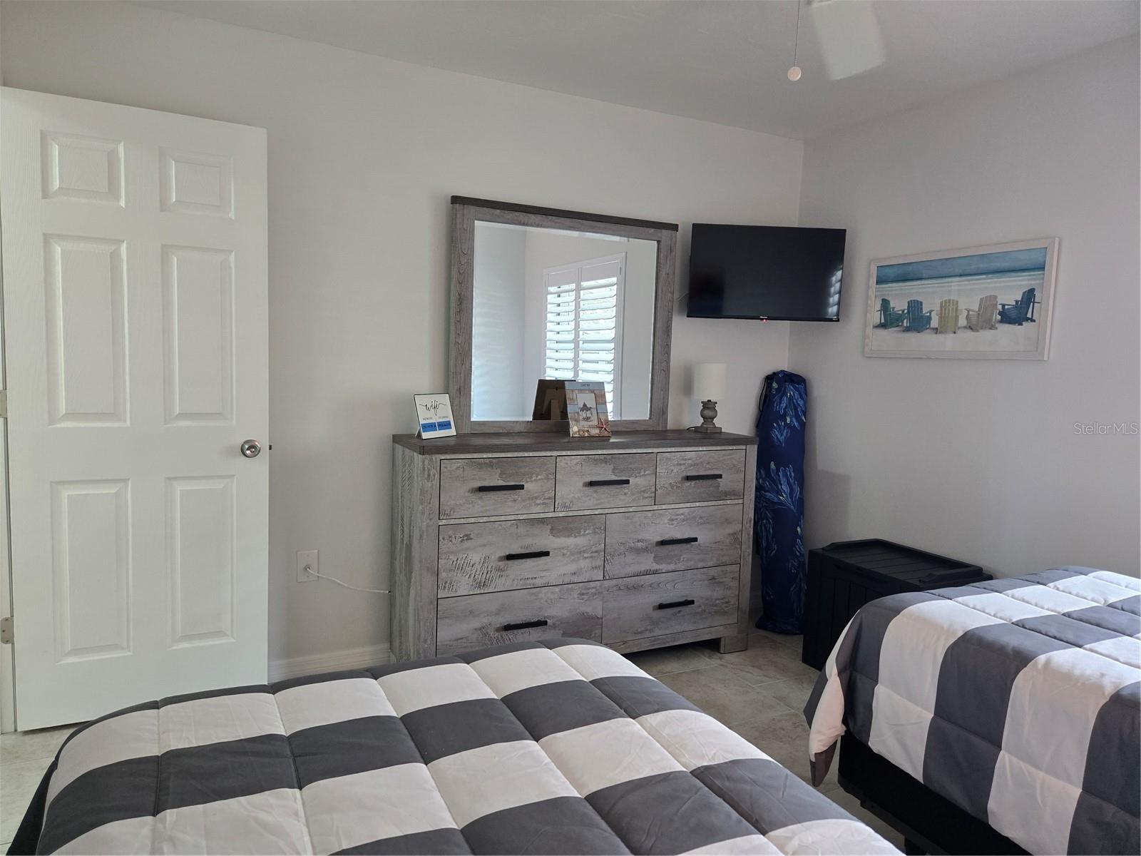 927 CAPRI ISLES BLVD #10 — photo 28