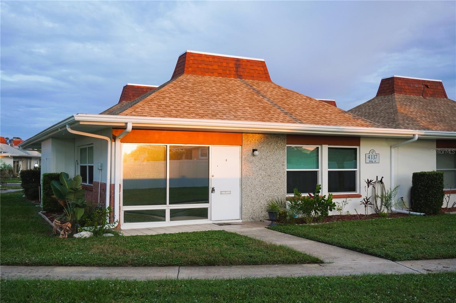 4337 TAHITIAN GARDENS CIR #E — photo 3